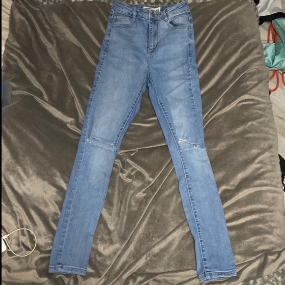 Garage, size 01, medium wash ripped skinny jeans